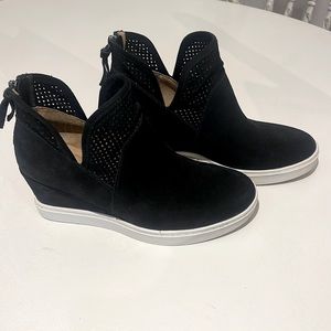 Söfft woman’s seabrook size 8 1/2